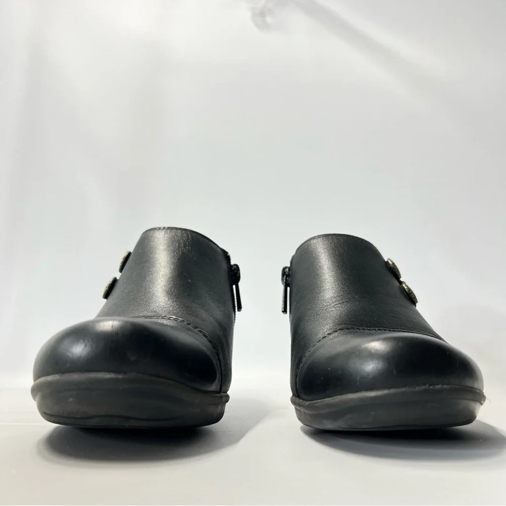 CLARKS Size Women's Emslie Warren Slip-On Loafer